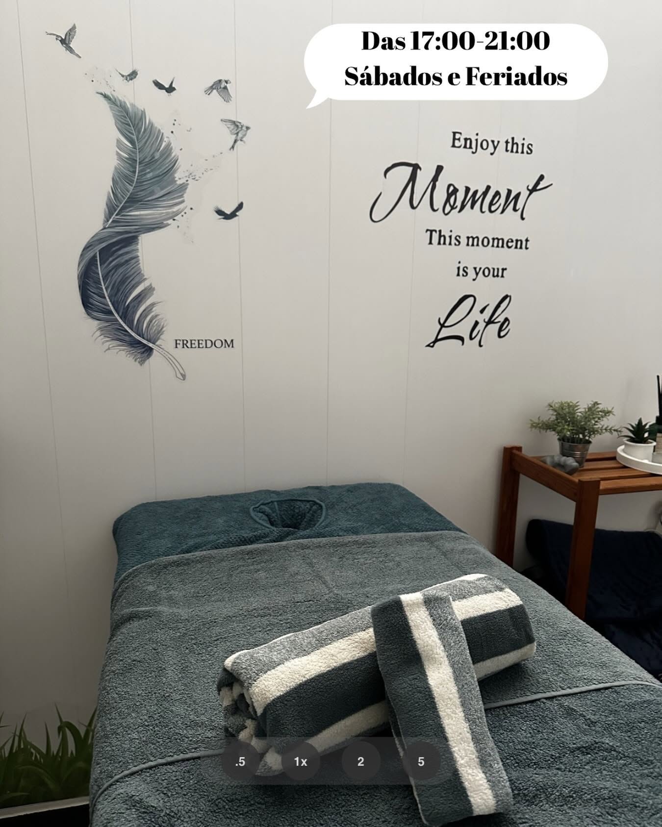 Maca de massagem preparada com toalhas, gabinete RC Physiotherapy & Massage